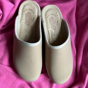 Fly Flot Made In Italy Mesh Clogs Slip On Mules Women's 6 (37) Beige/cream new